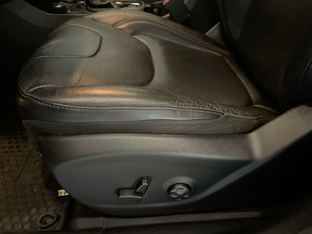 used 2020 Jeep Cherokee car, priced at $17,276