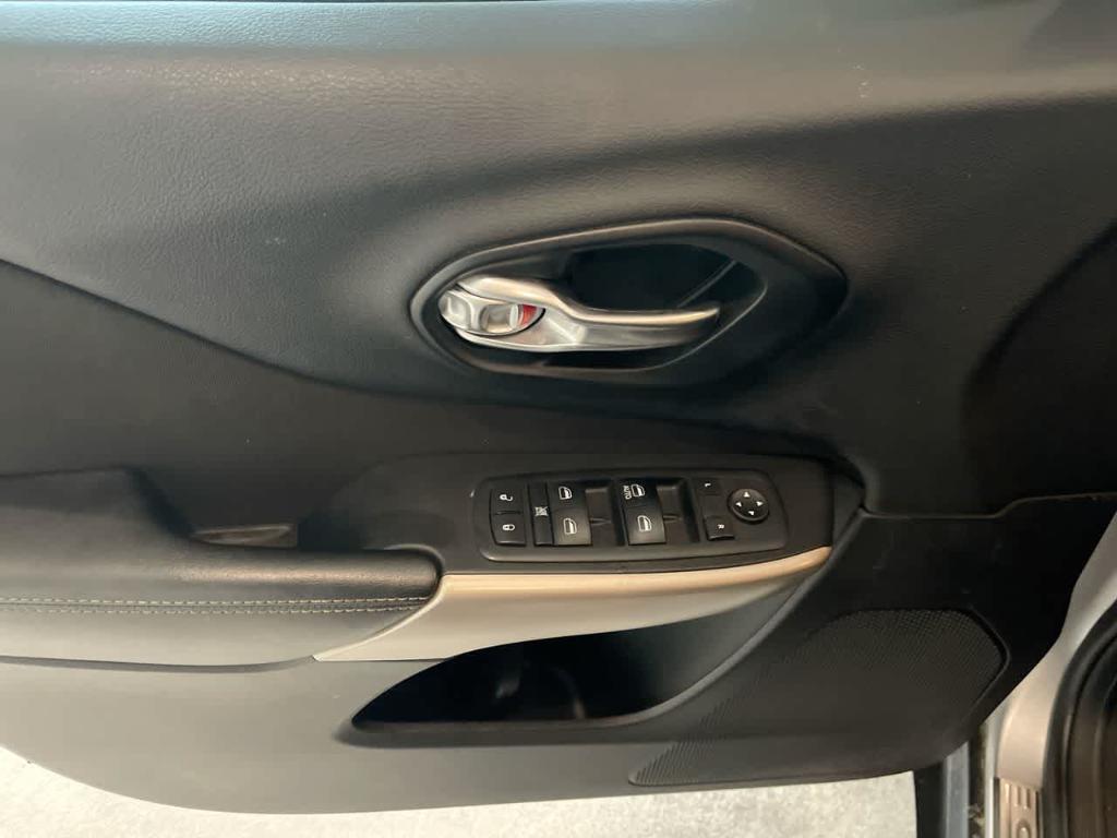 used 2017 Jeep Cherokee car, priced at $13,662