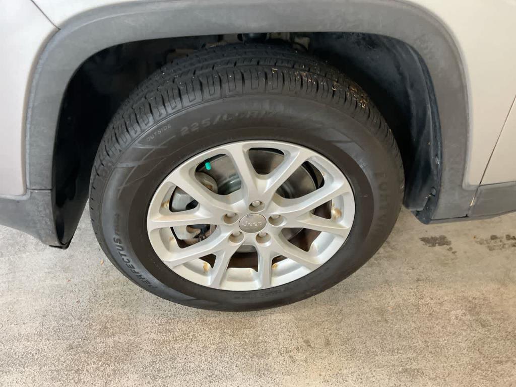 used 2017 Jeep Cherokee car, priced at $13,662