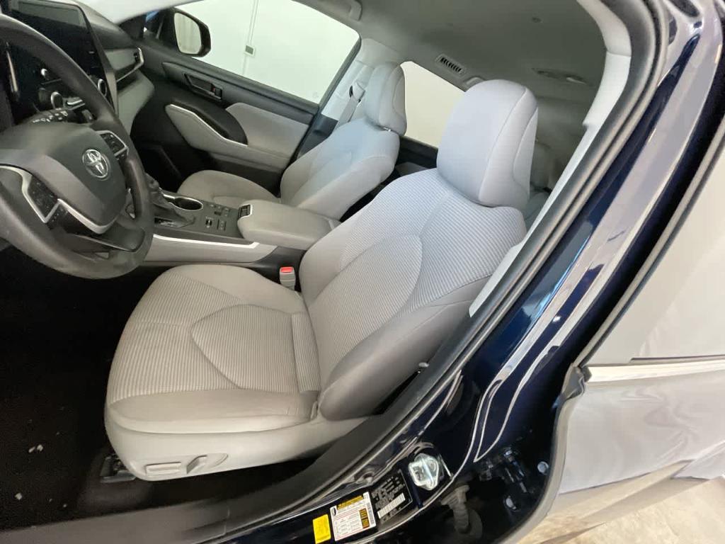 used 2023 Toyota Highlander car, priced at $36,027
