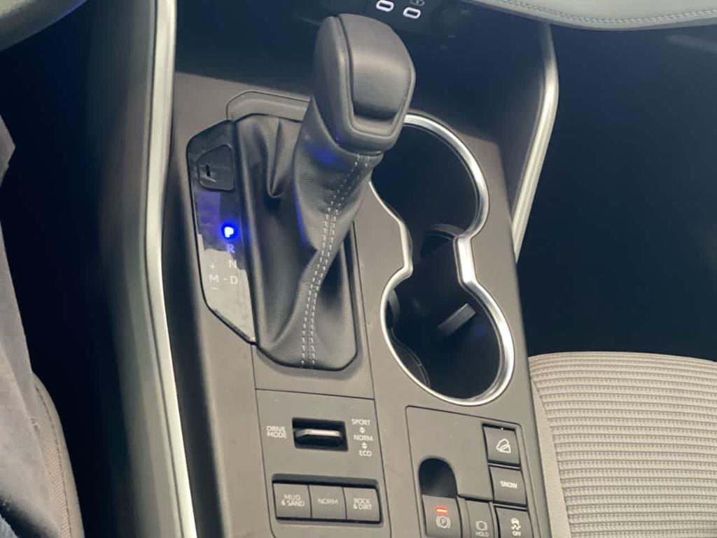 used 2023 Toyota Highlander car, priced at $36,027