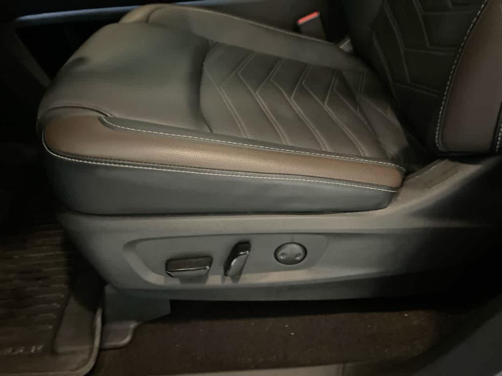 used 2024 Nissan Pathfinder car, priced at $37,078