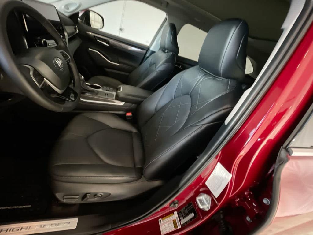 used 2024 Toyota Highlander Hybrid car, priced at $56,960