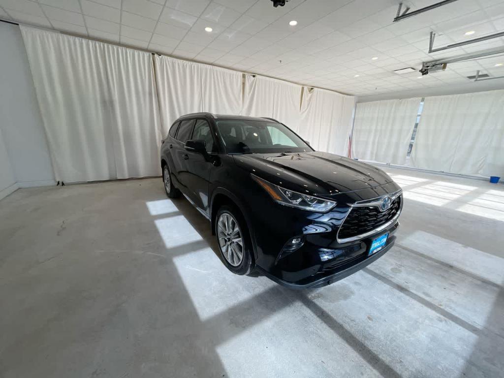 used 2023 Toyota Highlander Hybrid car, priced at $49,793