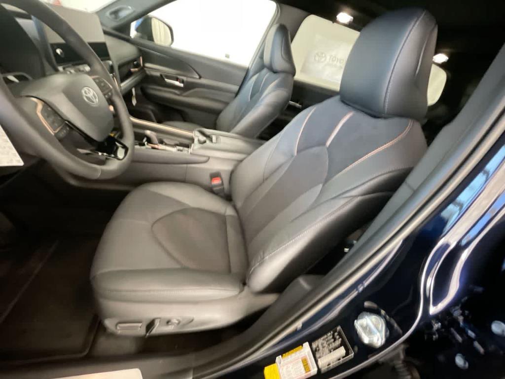 new 2026 Toyota Highlander car, priced at $62,073