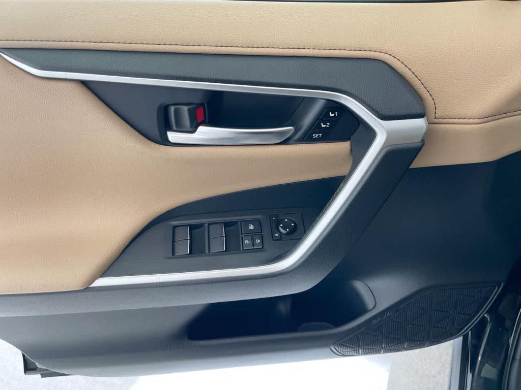 used 2019 Toyota RAV4 Hybrid car, priced at $27,539