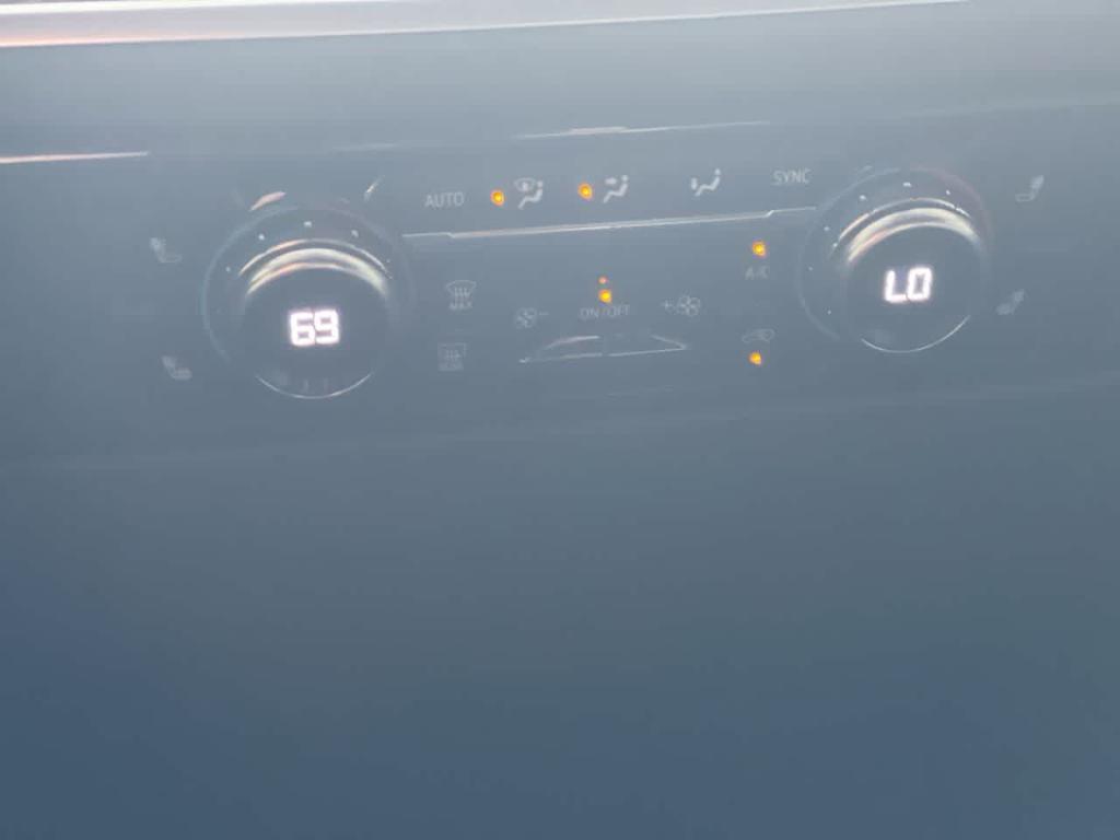 used 2022 GMC Sierra 1500 car, priced at $36,364