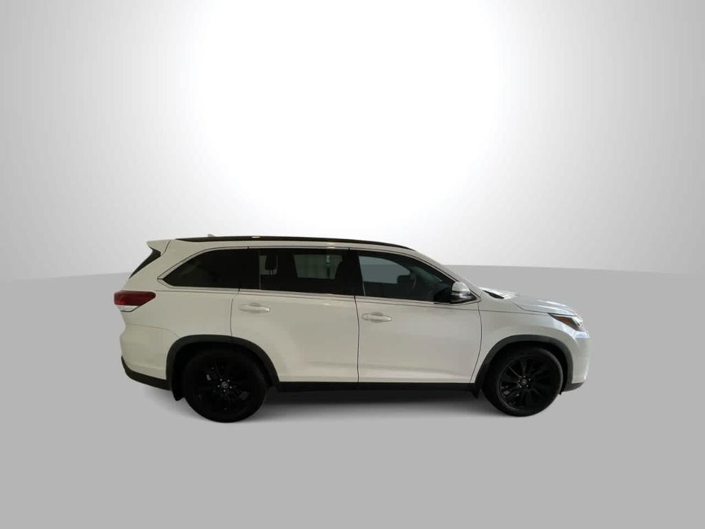 used 2019 Toyota Highlander car, priced at $29,381