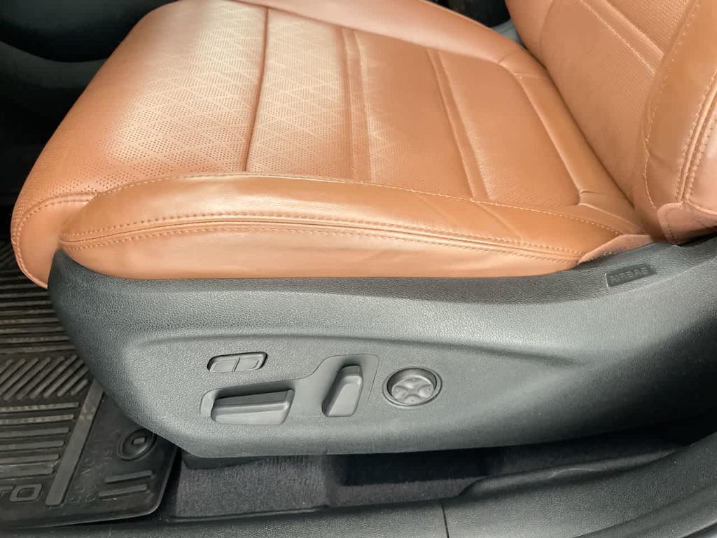 used 2019 Kia Sorento car, priced at $23,051