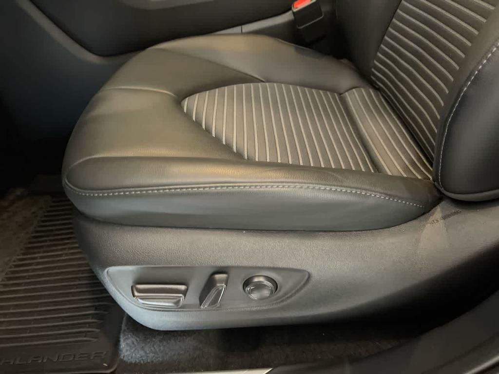 used 2024 Toyota Highlander car, priced at $44,932
