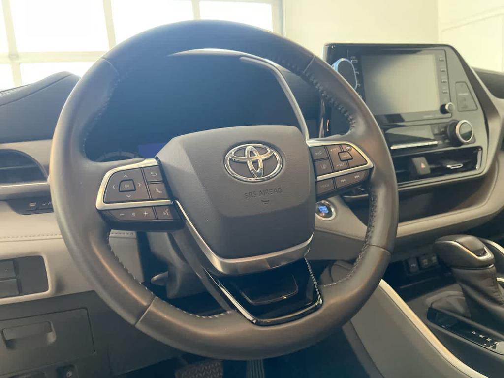 used 2020 Toyota Highlander car, priced at $26,512