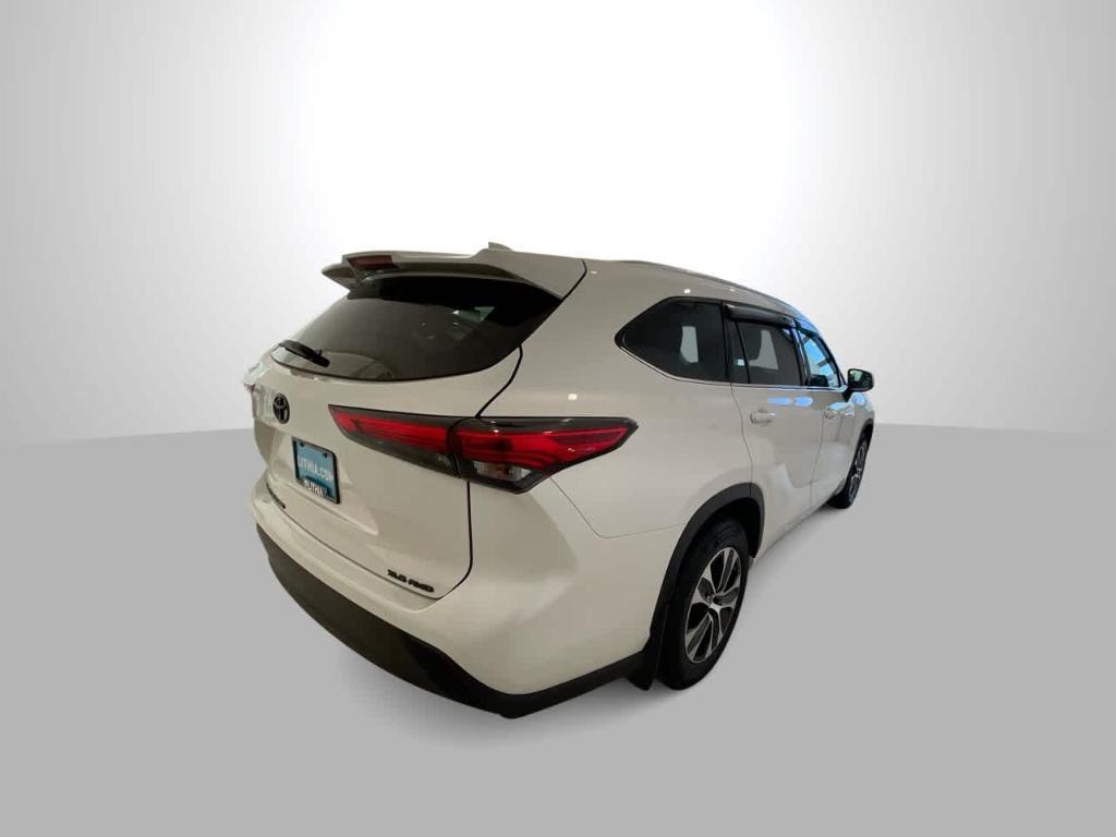 used 2020 Toyota Highlander car, priced at $26,512