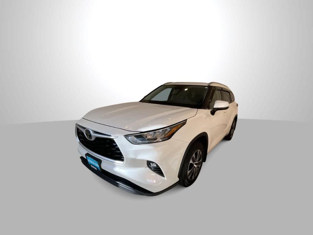 used 2020 Toyota Highlander car, priced at $26,512