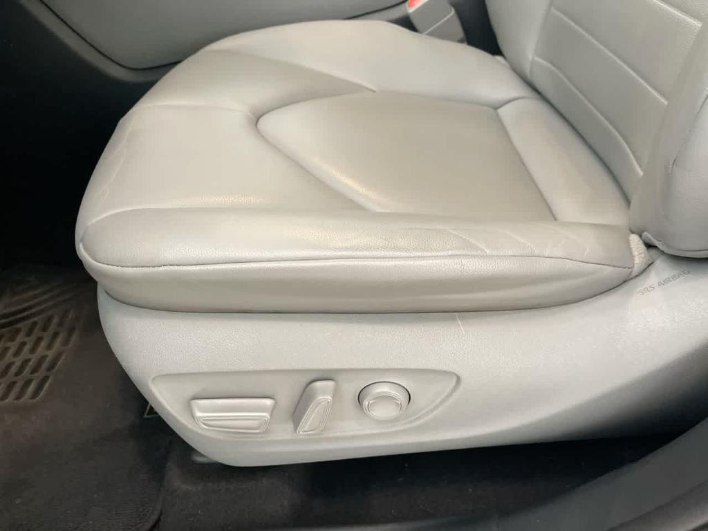 used 2020 Toyota Highlander car, priced at $26,512