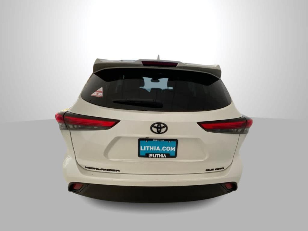 used 2020 Toyota Highlander car, priced at $26,512