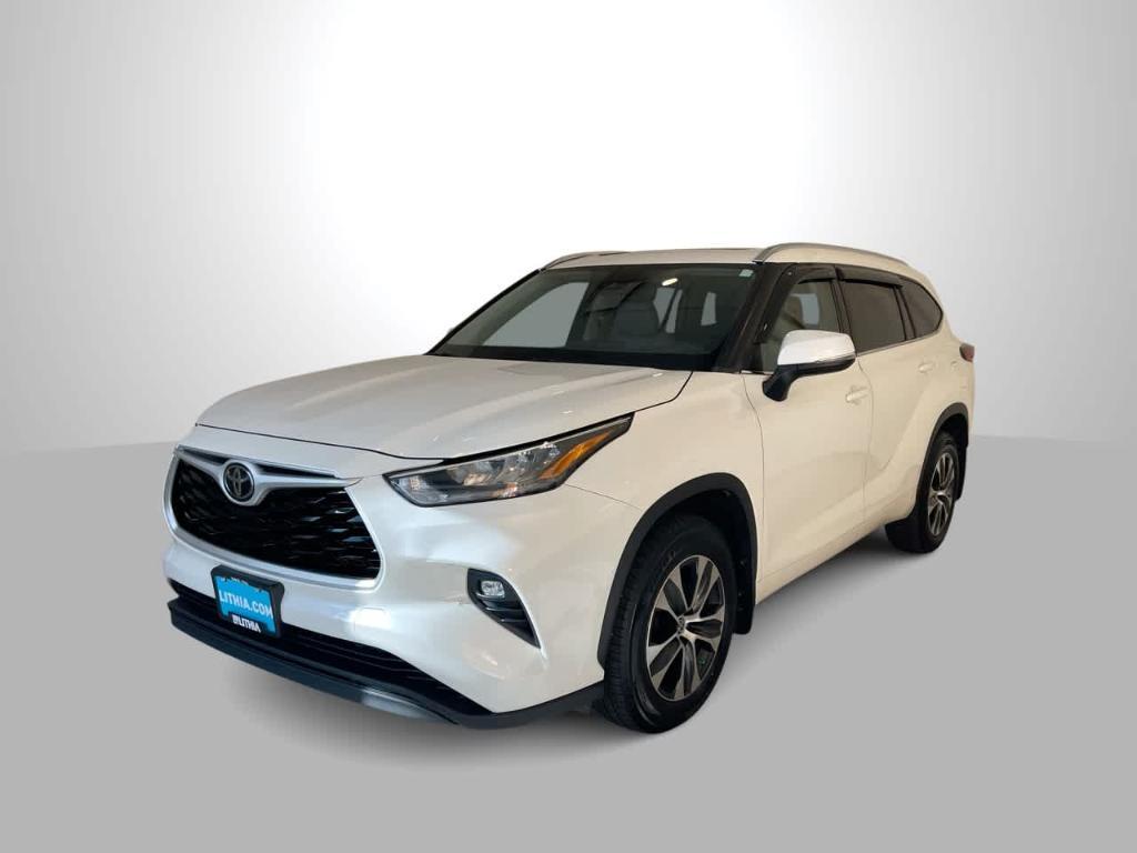 used 2020 Toyota Highlander car, priced at $28,126