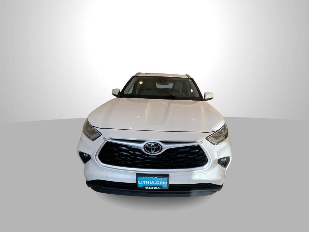 used 2020 Toyota Highlander car, priced at $26,512