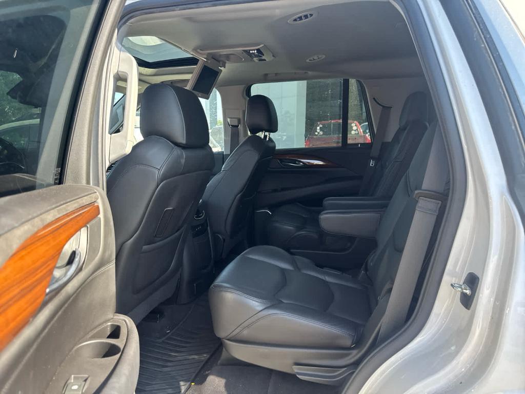used 2020 Cadillac Escalade car, priced at $37,433
