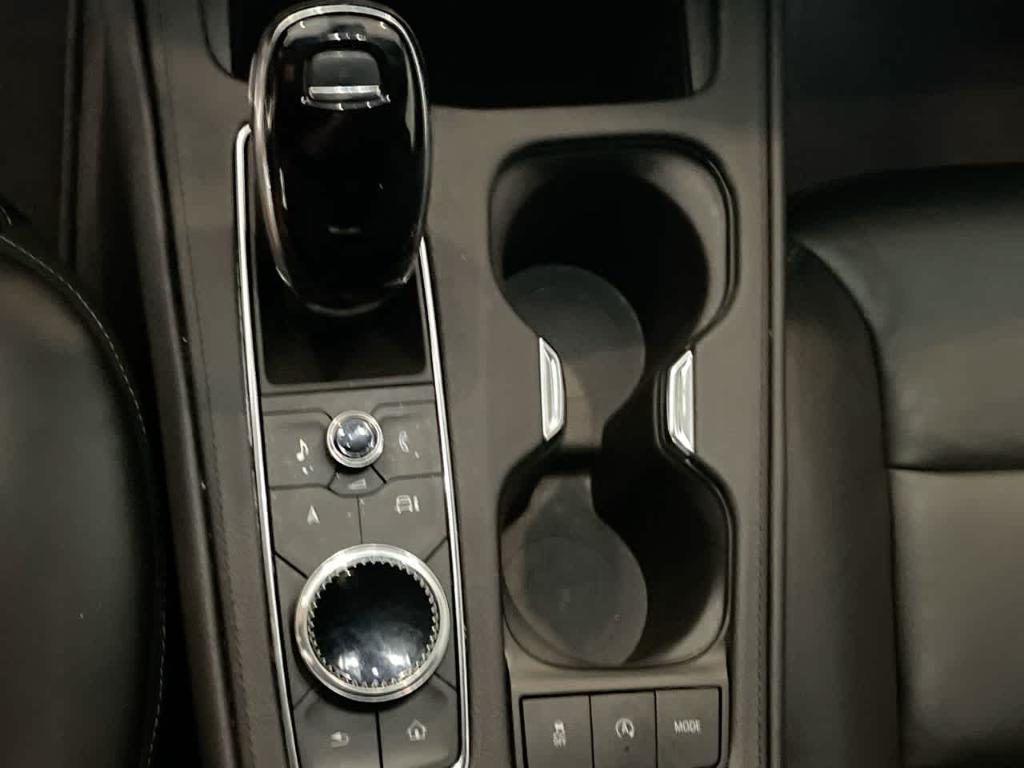 used 2024 Cadillac XT4 car, priced at $30,254