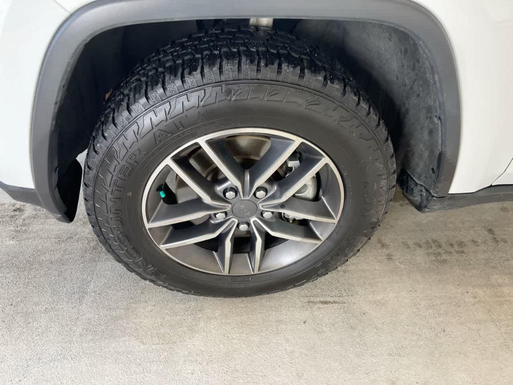 used 2021 Jeep Grand Cherokee car, priced at $22,983