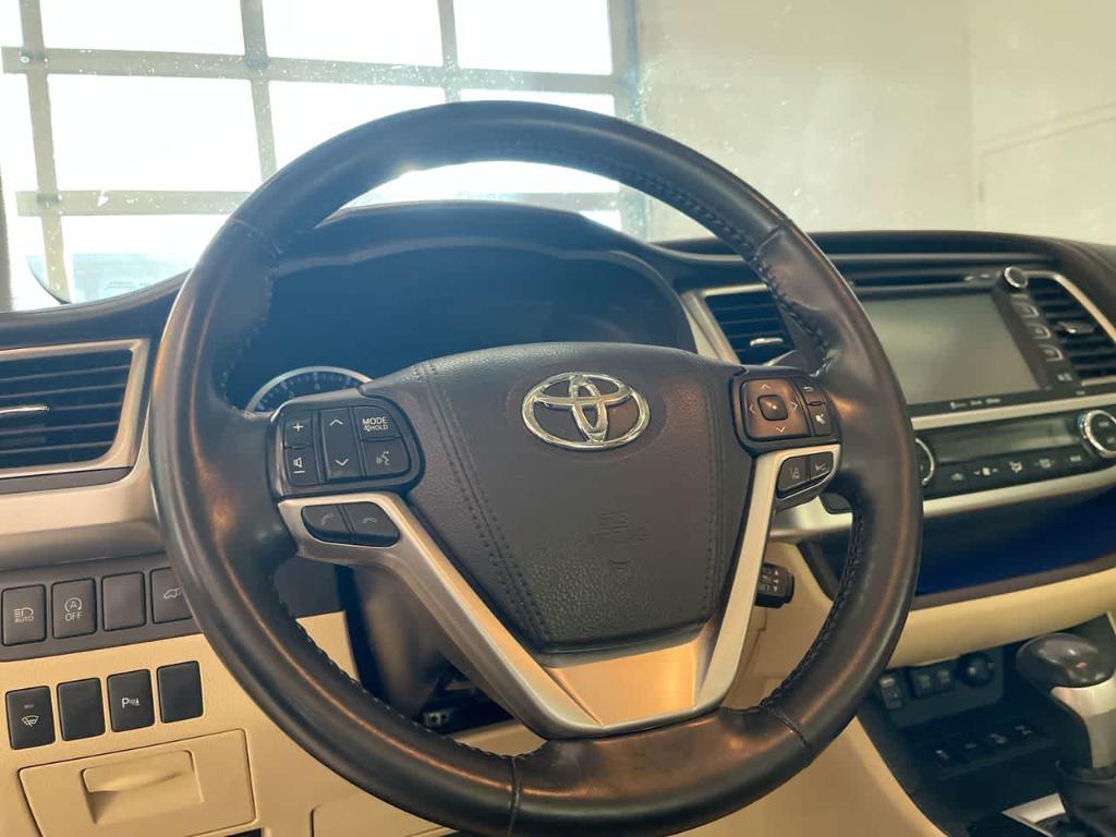 used 2017 Toyota Highlander car, priced at $24,124