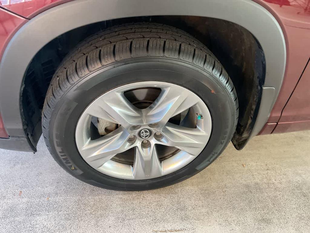 used 2017 Toyota Highlander car, priced at $24,124