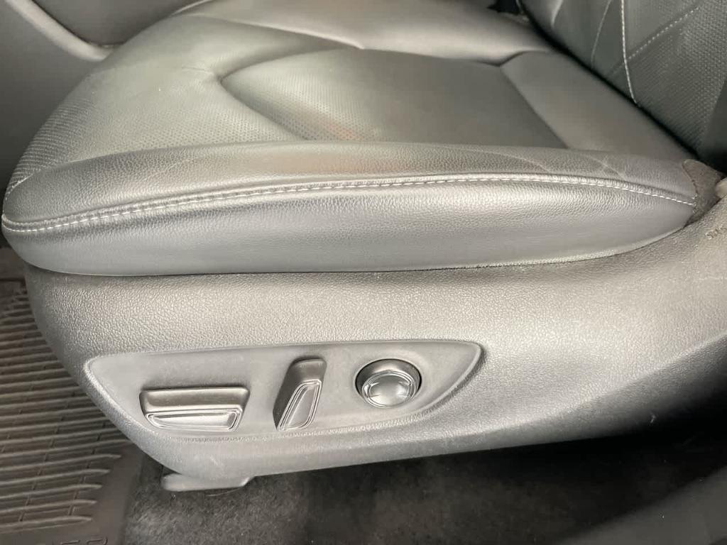 used 2022 Toyota Highlander car, priced at $44,983