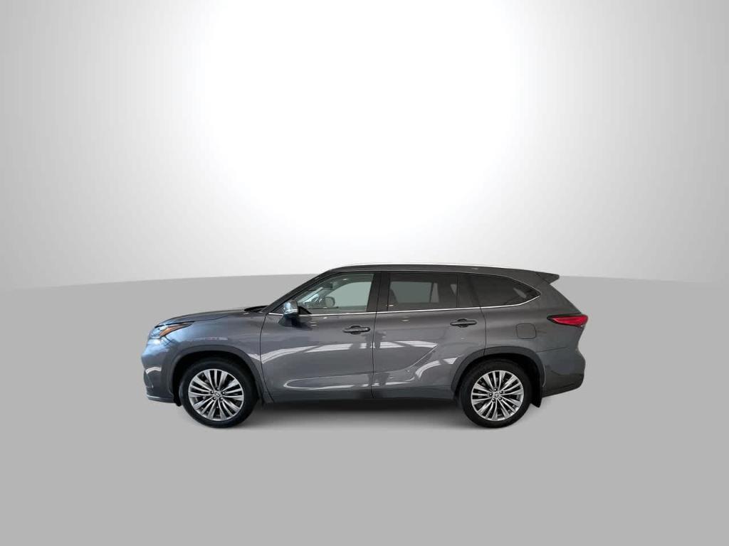 used 2022 Toyota Highlander car, priced at $44,983