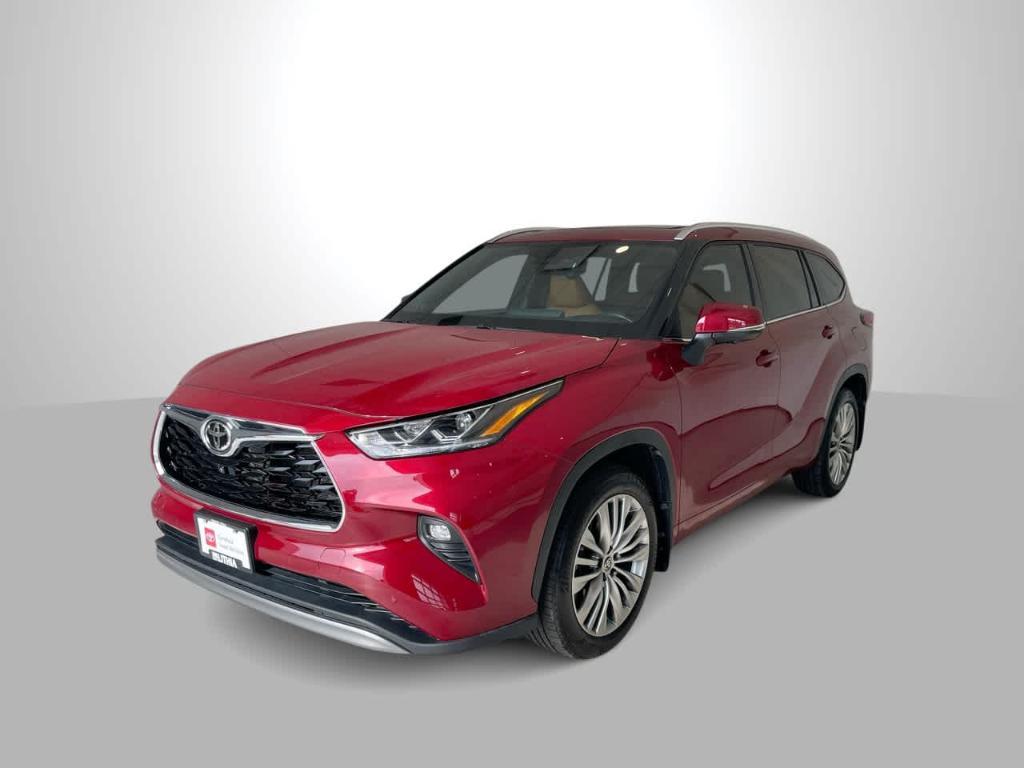 used 2023 Toyota Highlander car, priced at $45,523