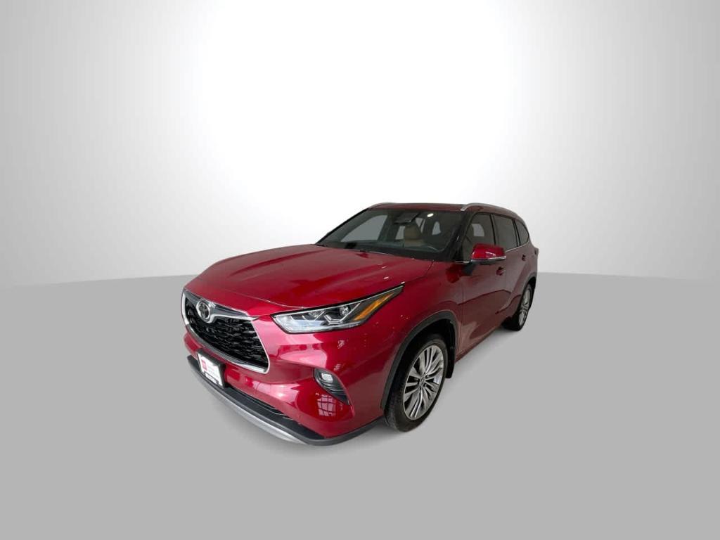 used 2023 Toyota Highlander car, priced at $45,523