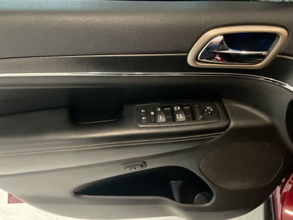 used 2015 Jeep Grand Cherokee car, priced at $11,106