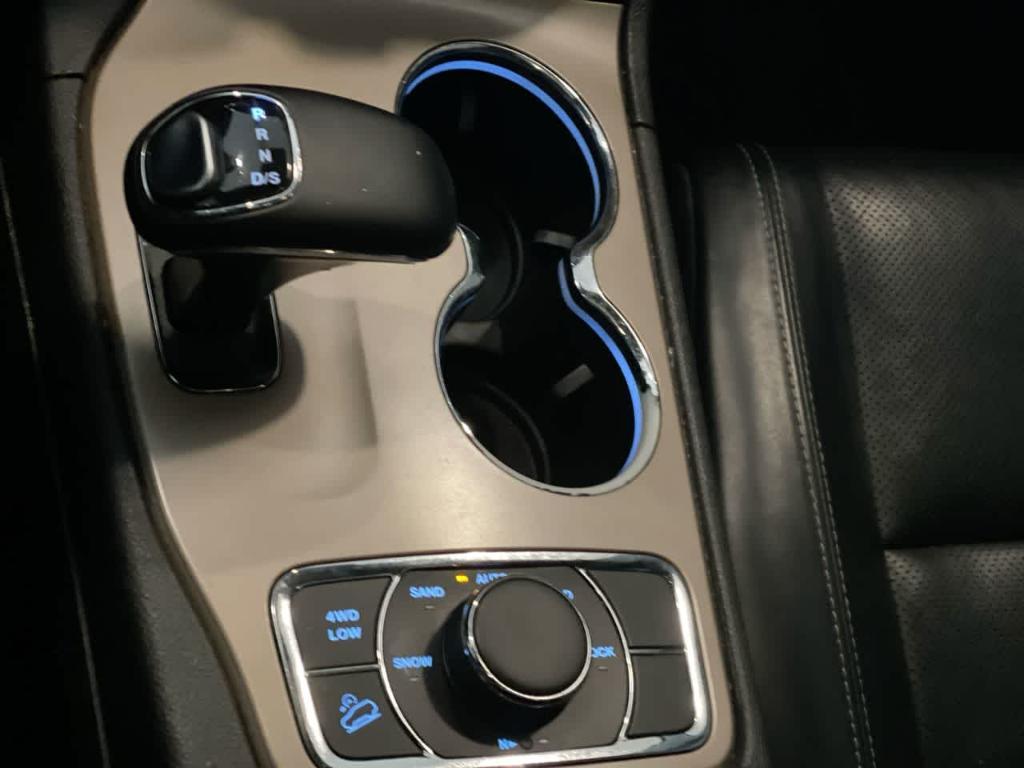 used 2015 Jeep Grand Cherokee car, priced at $11,106