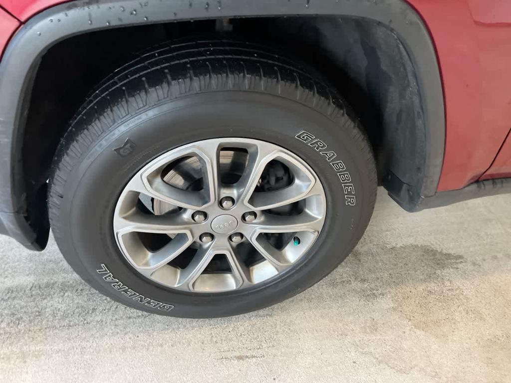 used 2015 Jeep Grand Cherokee car, priced at $11,106