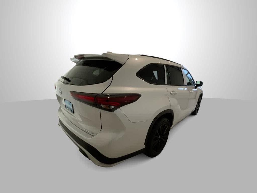 new 2026 Toyota Highlander car, priced at $50,574