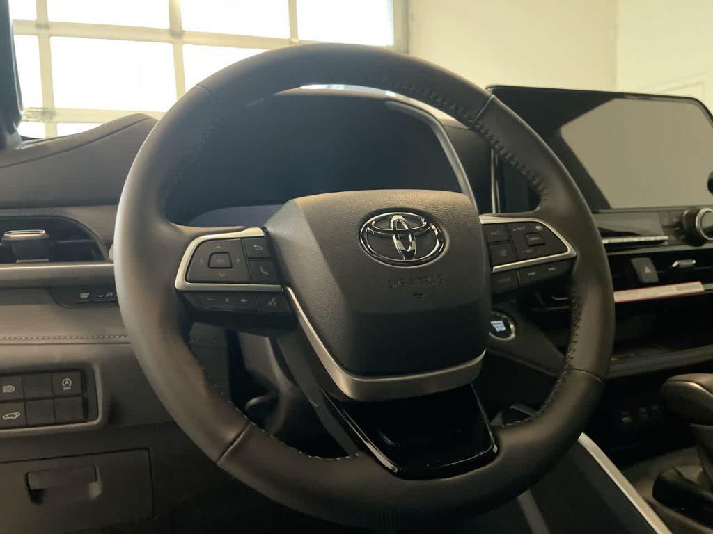 new 2026 Toyota Highlander car, priced at $50,574