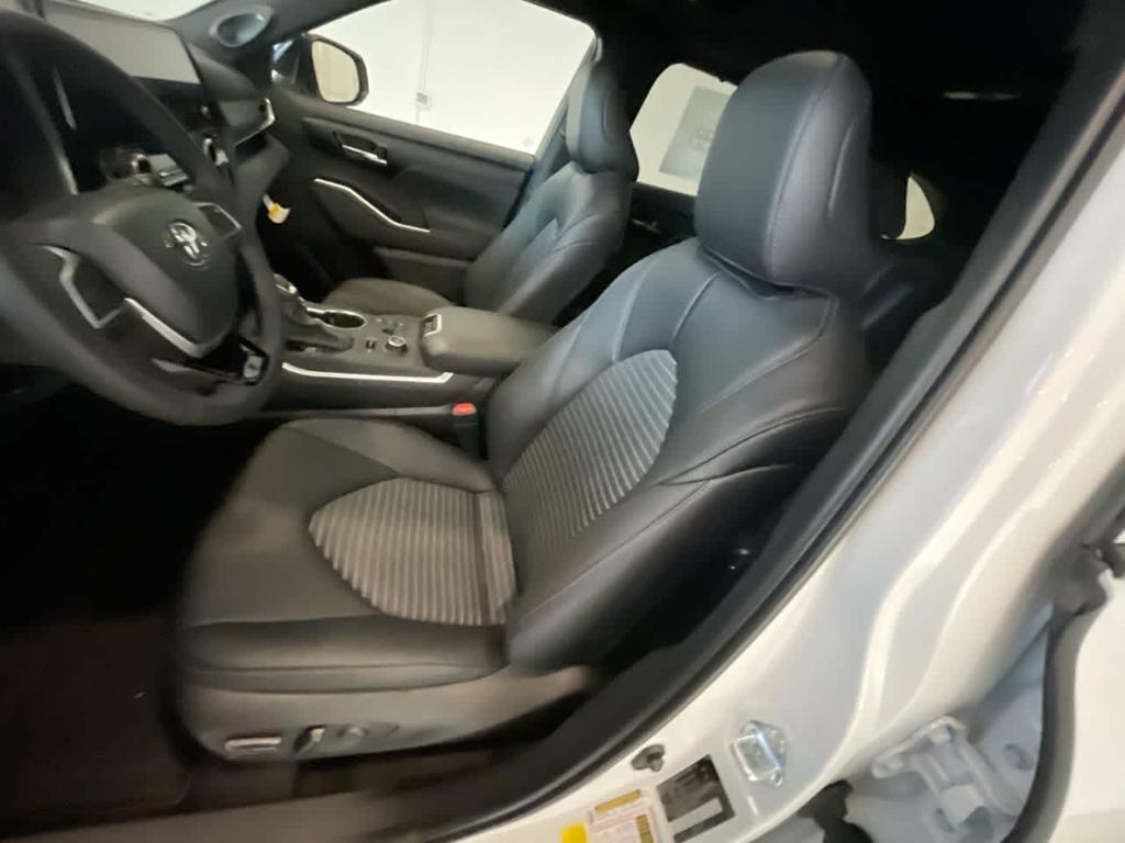 new 2026 Toyota Highlander car, priced at $50,574