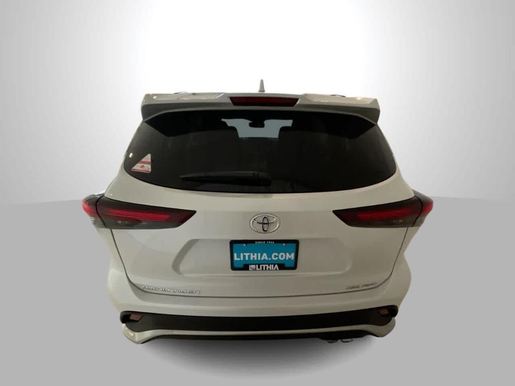 new 2026 Toyota Highlander car, priced at $50,574