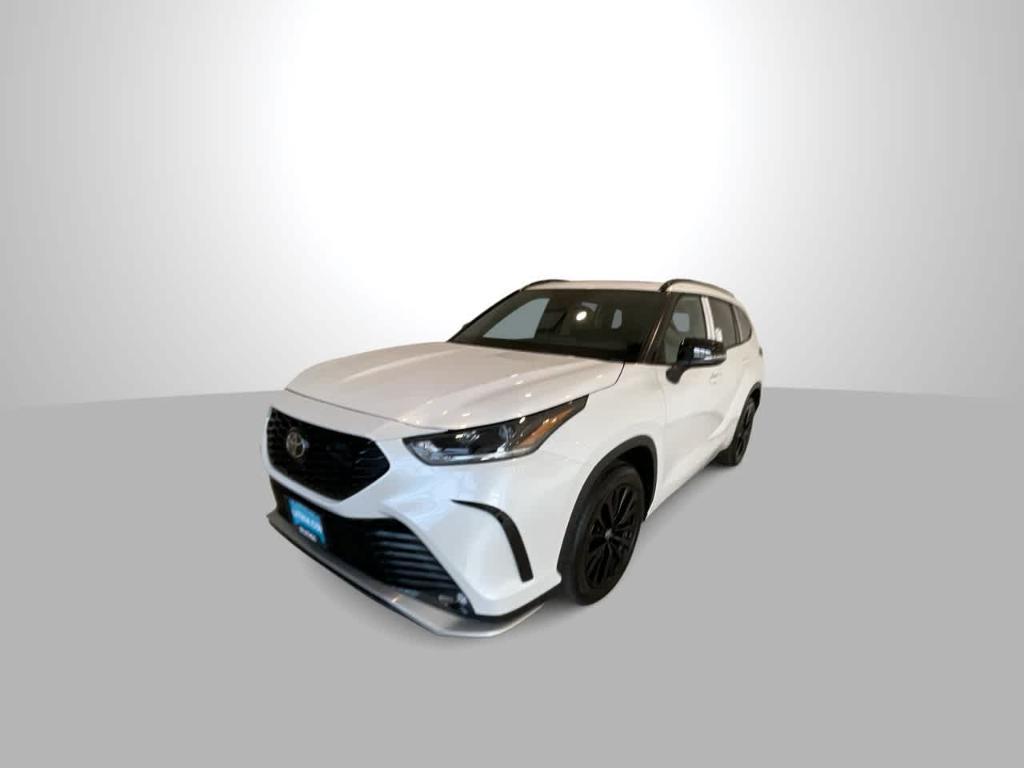 new 2026 Toyota Highlander car, priced at $50,574