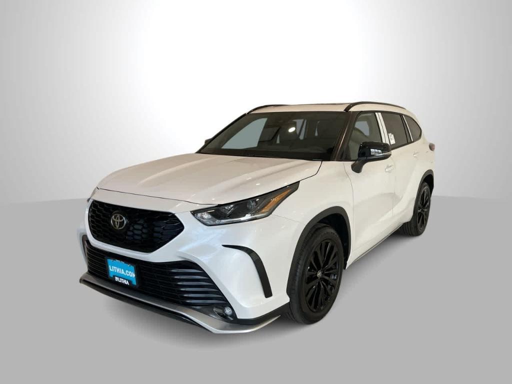 new 2026 Toyota Highlander car, priced at $50,574
