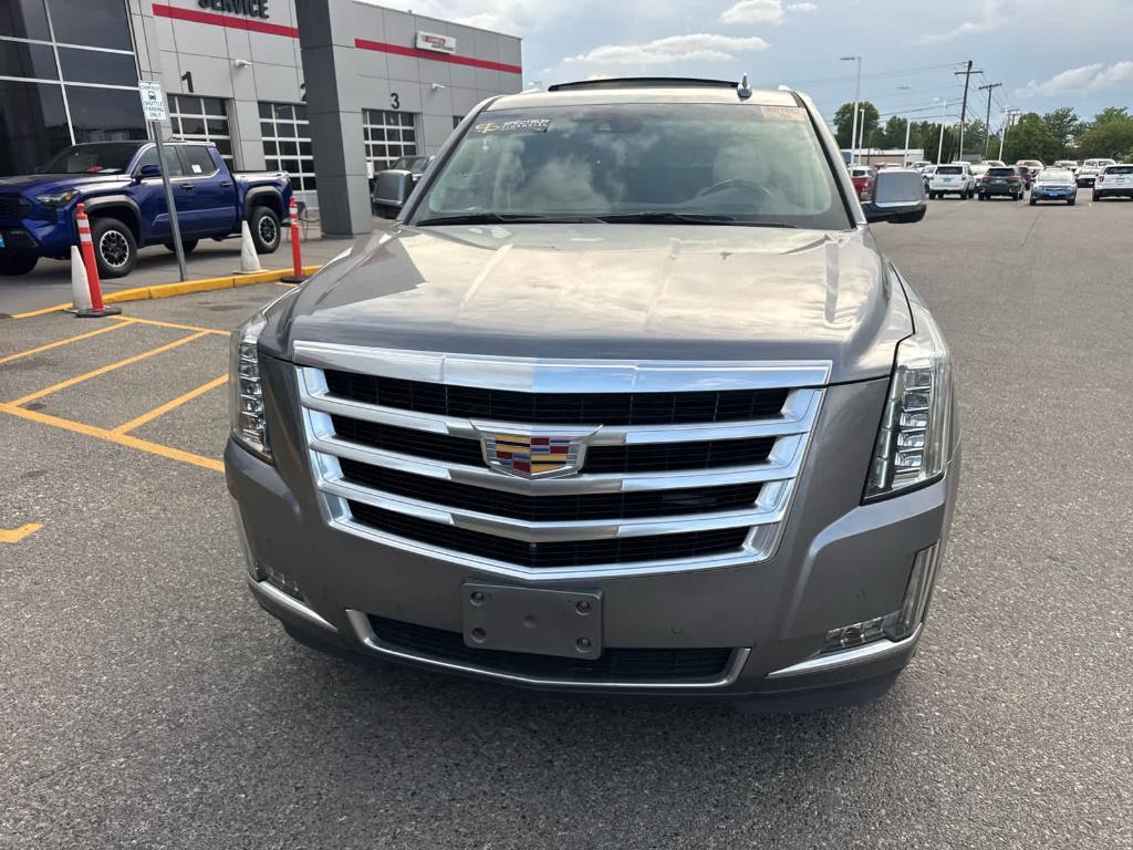 used 2019 Cadillac Escalade ESV car, priced at $34,590