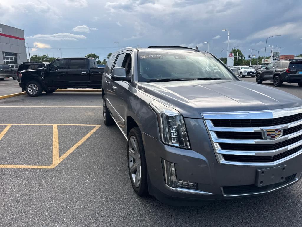 used 2019 Cadillac Escalade ESV car, priced at $34,590