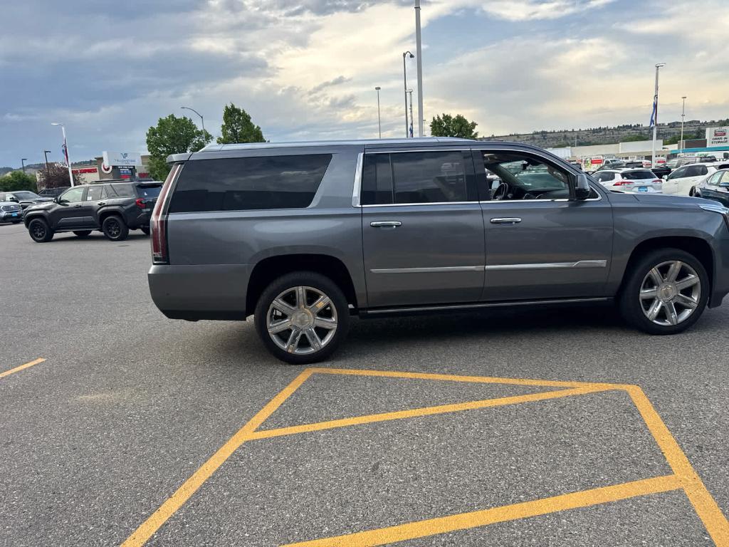 used 2019 Cadillac Escalade ESV car, priced at $34,590