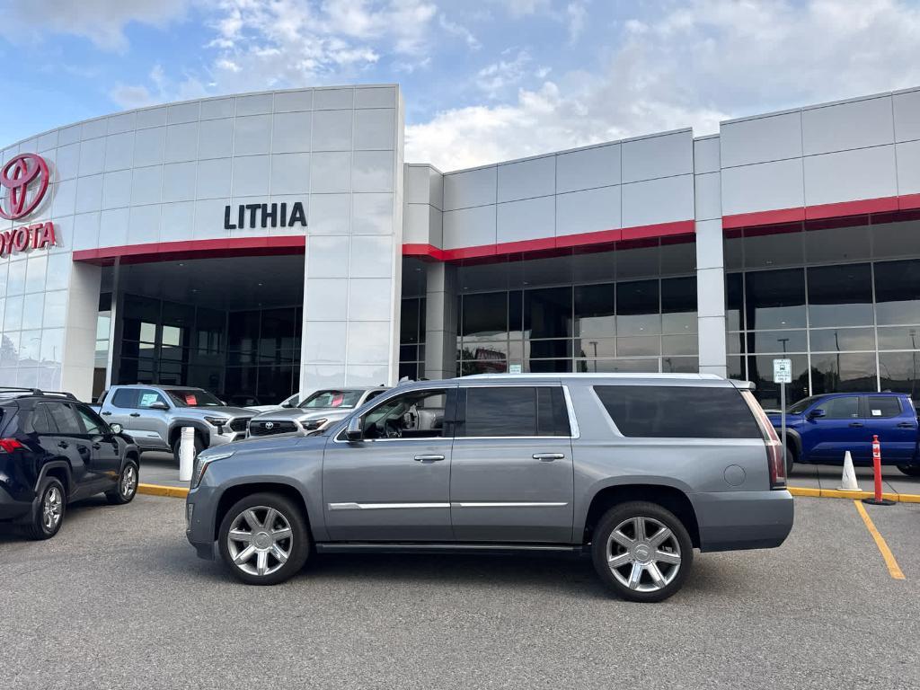 used 2019 Cadillac Escalade ESV car, priced at $34,590