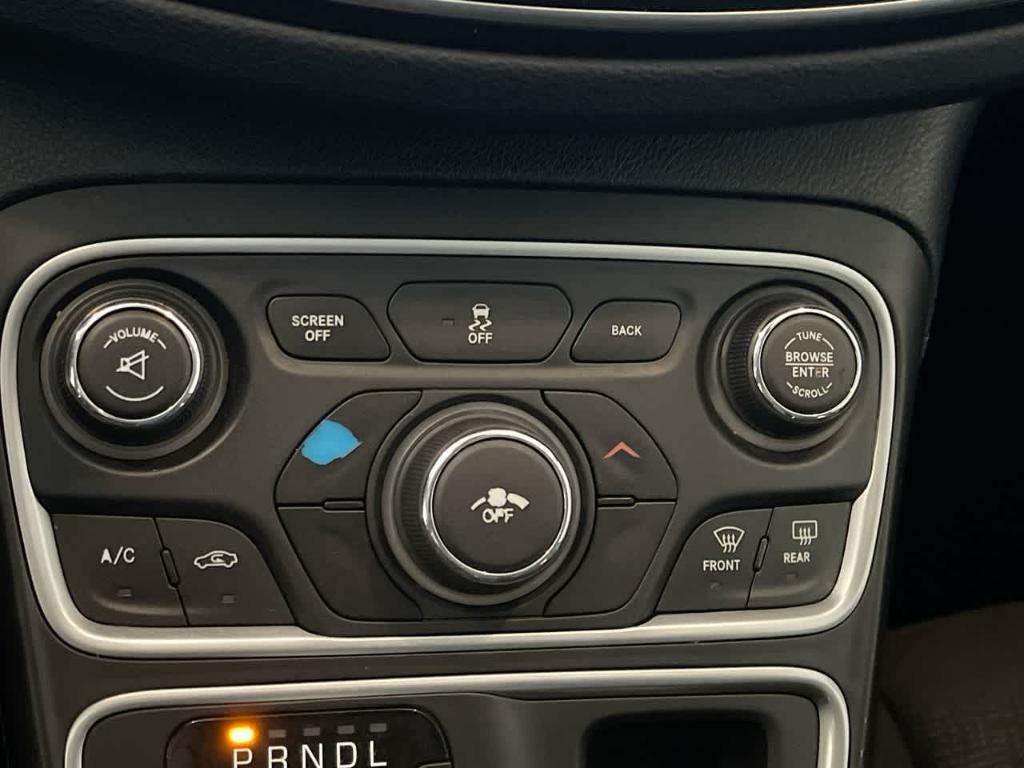 used 2016 Chrysler 200 car, priced at $8,994