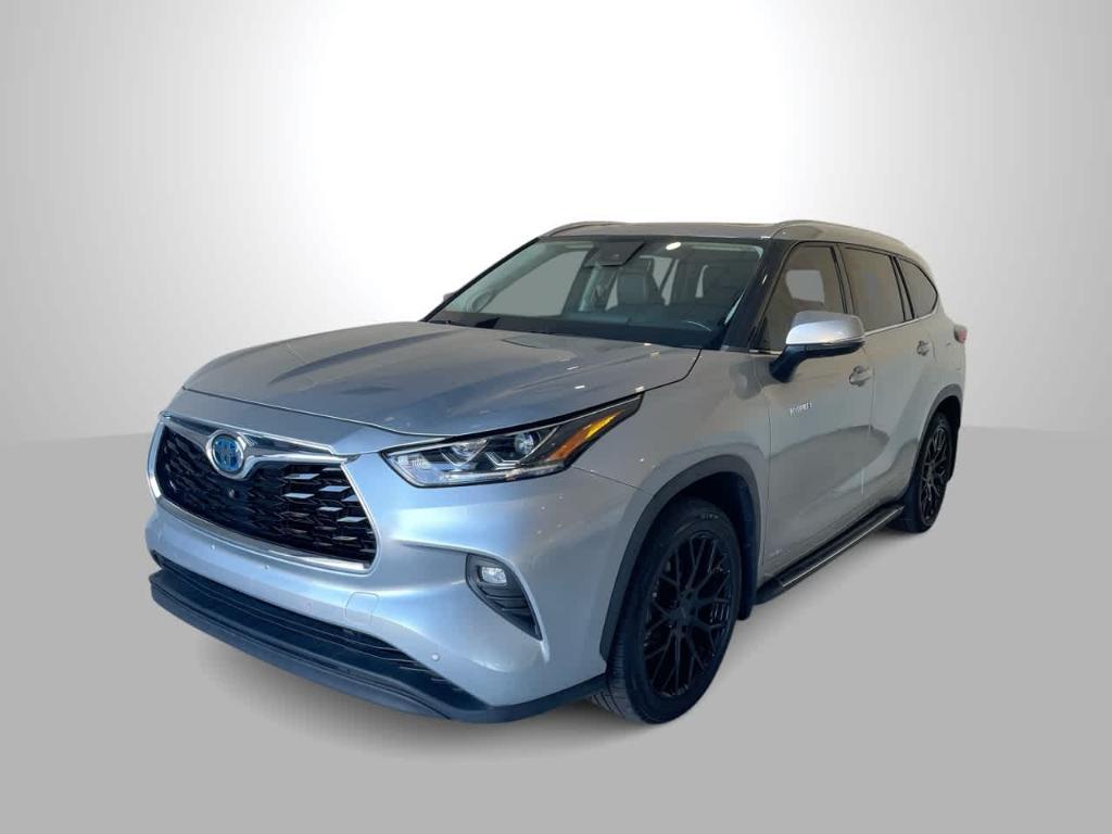 used 2020 Toyota Highlander Hybrid car, priced at $27,701