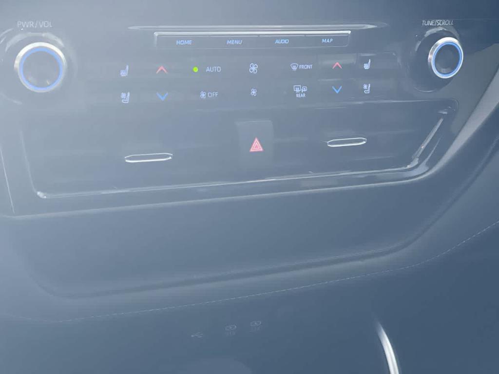 used 2020 Toyota Highlander Hybrid car, priced at $27,701