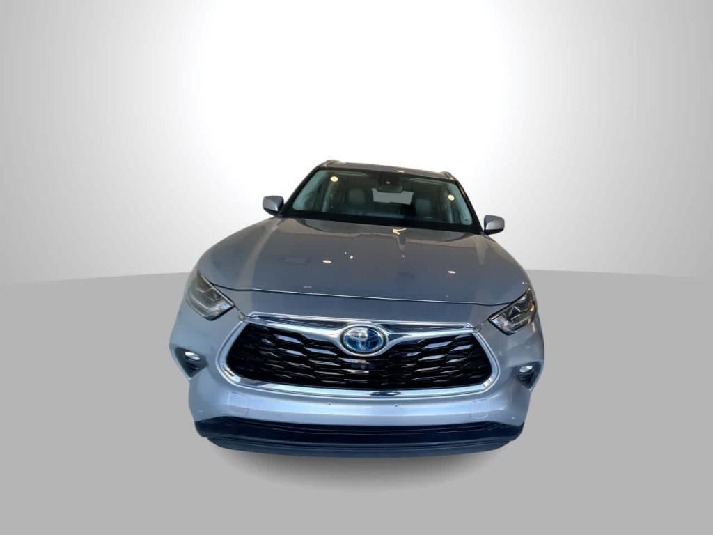 used 2020 Toyota Highlander Hybrid car, priced at $27,701