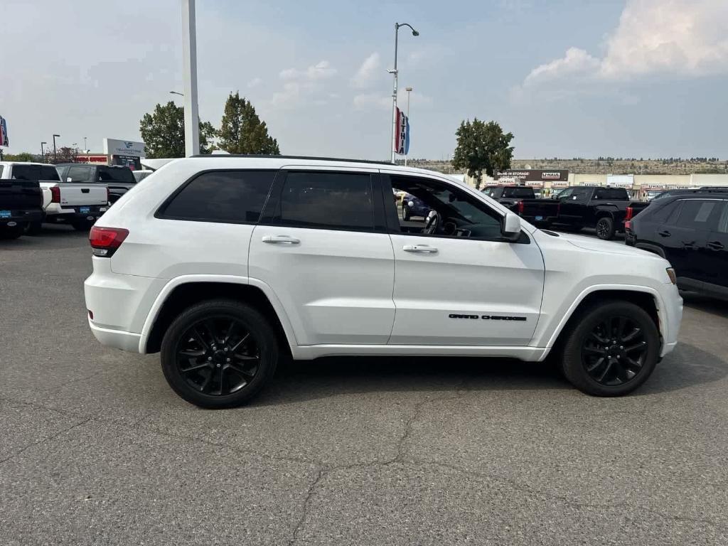 used 2018 Jeep Grand Cherokee car, priced at $18,636