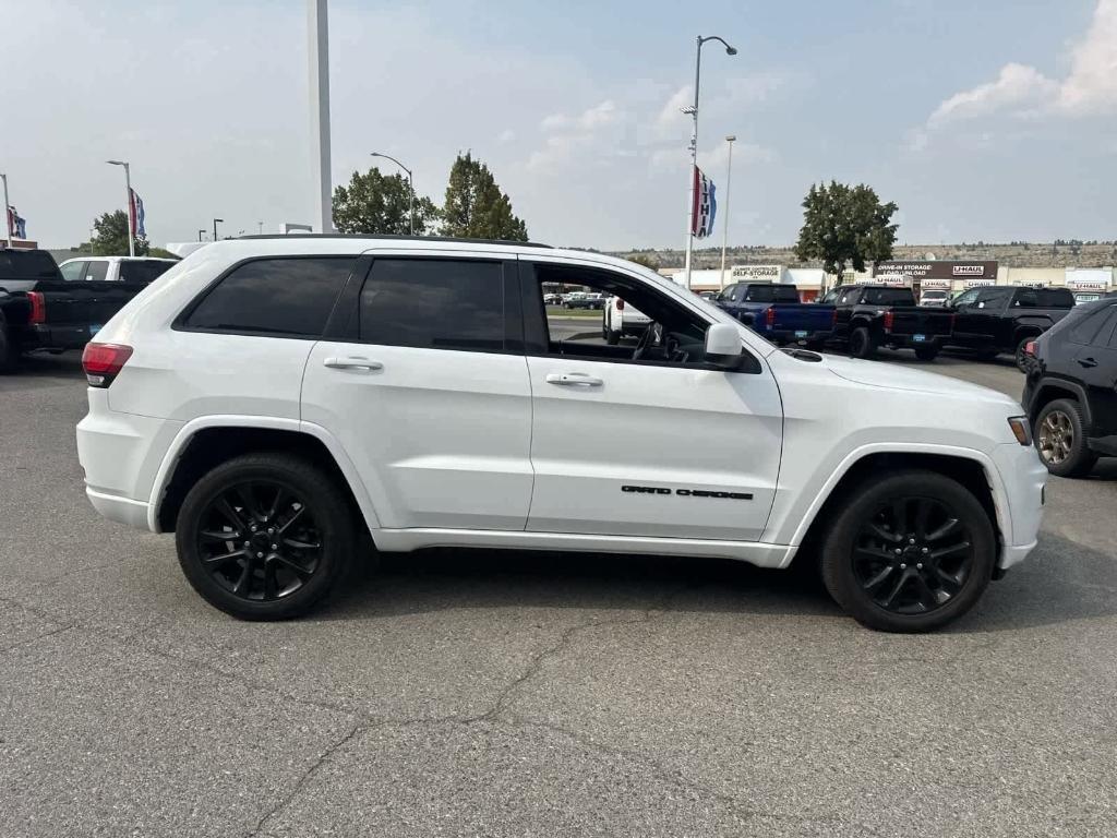 used 2018 Jeep Grand Cherokee car, priced at $18,636