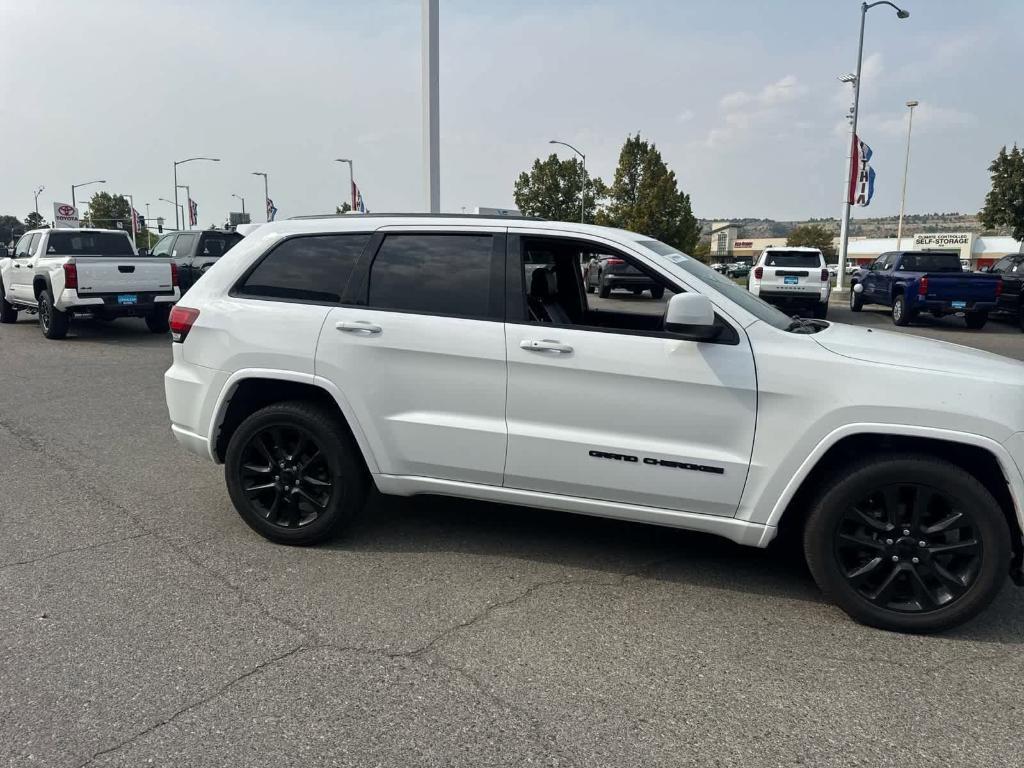 used 2018 Jeep Grand Cherokee car, priced at $18,636